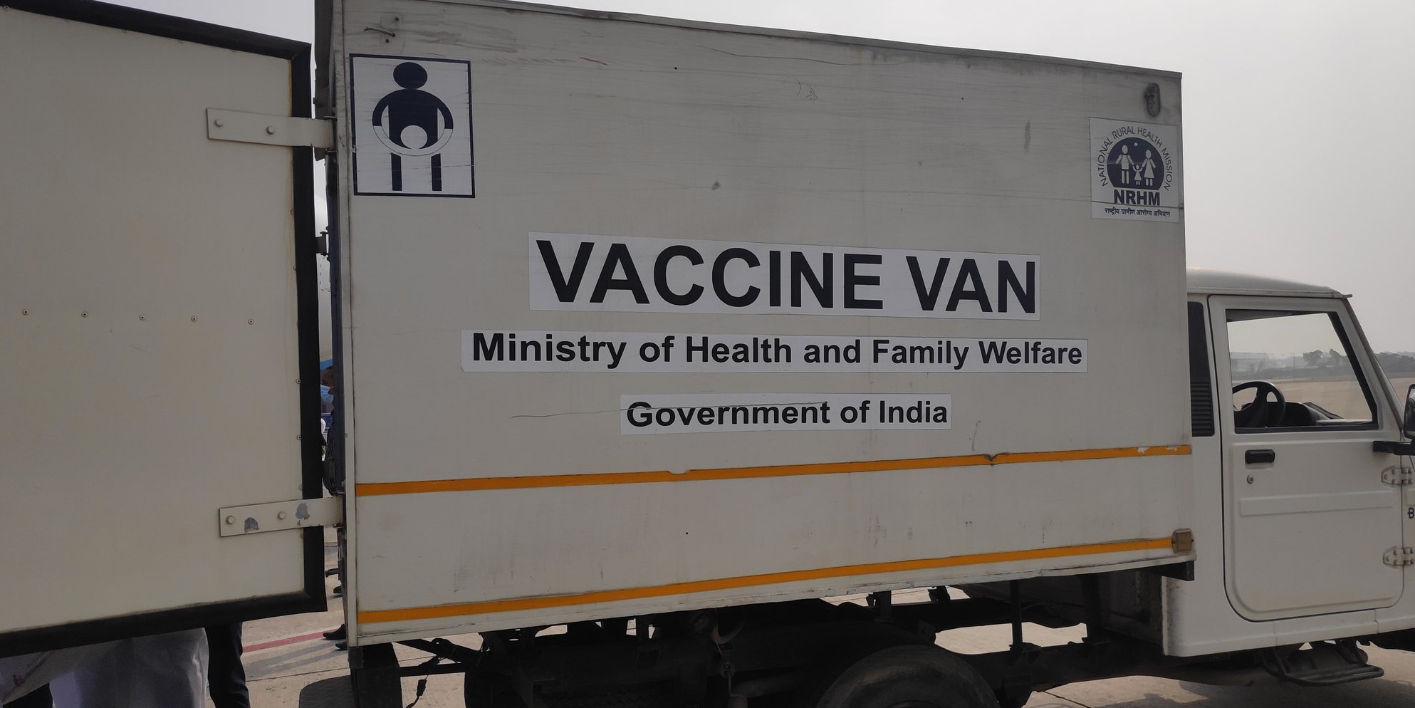 Image depicting Top news of today, India approves Sputnik V, its third COVID-19 vaccine, India news update, COVID-19 vaccination drive underway in India