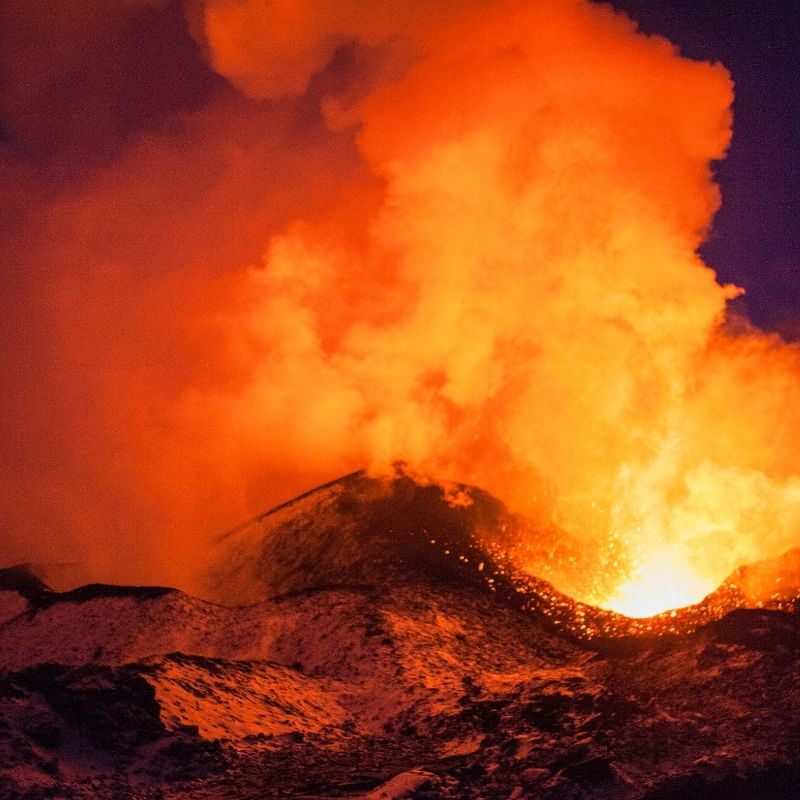 Image depicting Canary Islands volcano eruption destroys homes