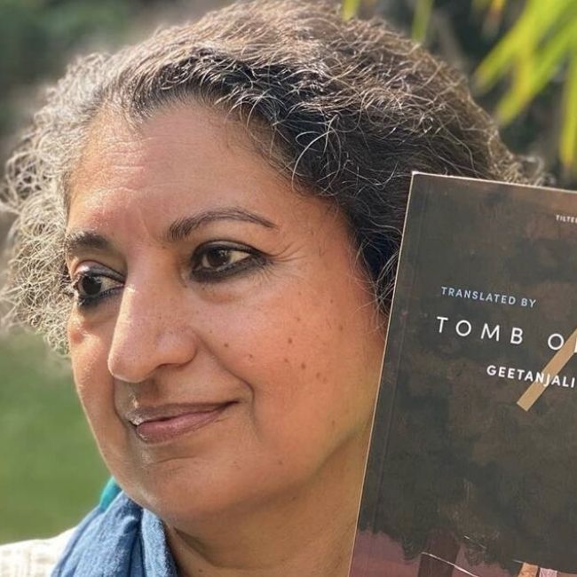 Image depicting 'Tomb of Sand' wins International Booker Prize!