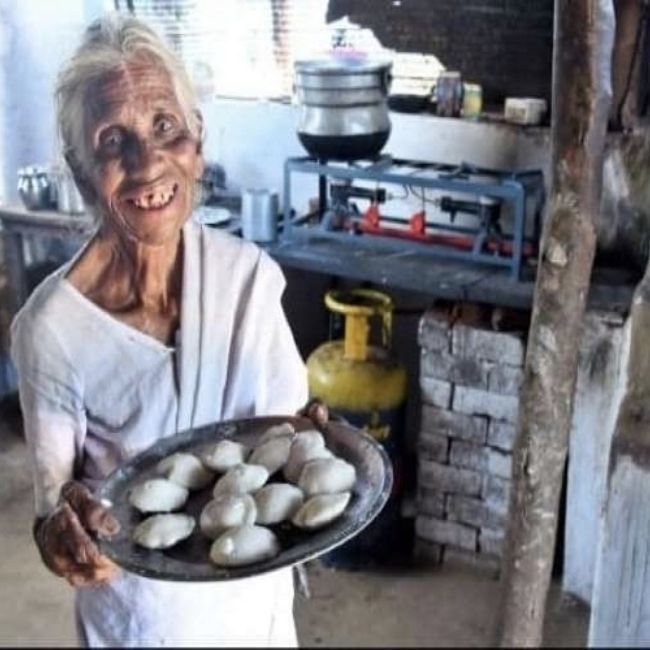 Image depicting Amma wins people's hearts with 1 rupee idlis!