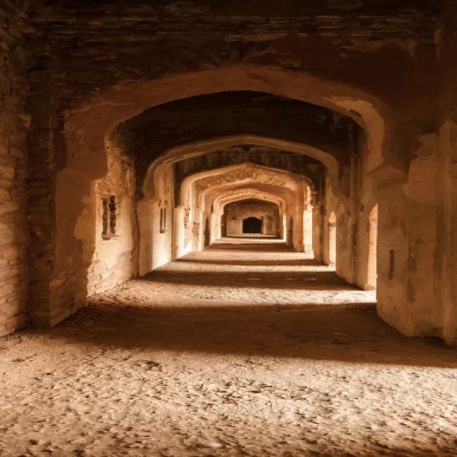 Image depicting What’s lurking in the dark at the Mysterious Bhangarh Fort?