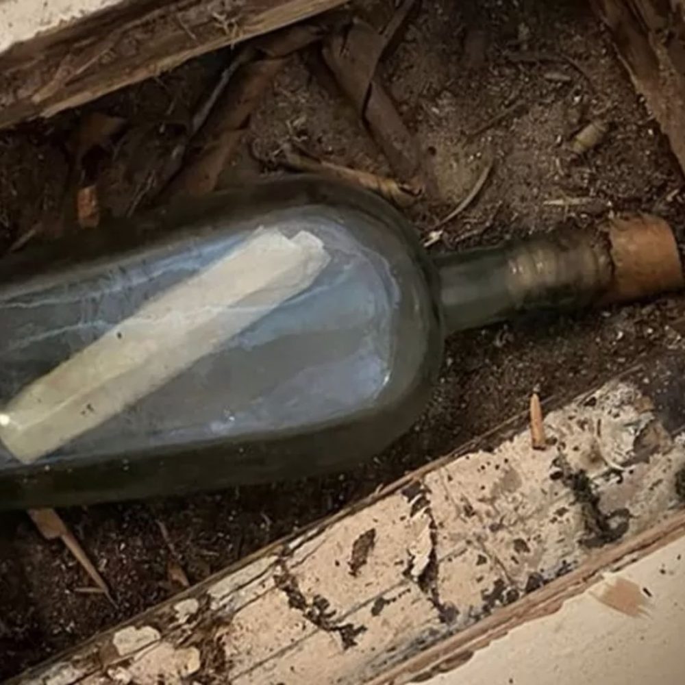 Image depicting 135-year-old message in a bottle!
