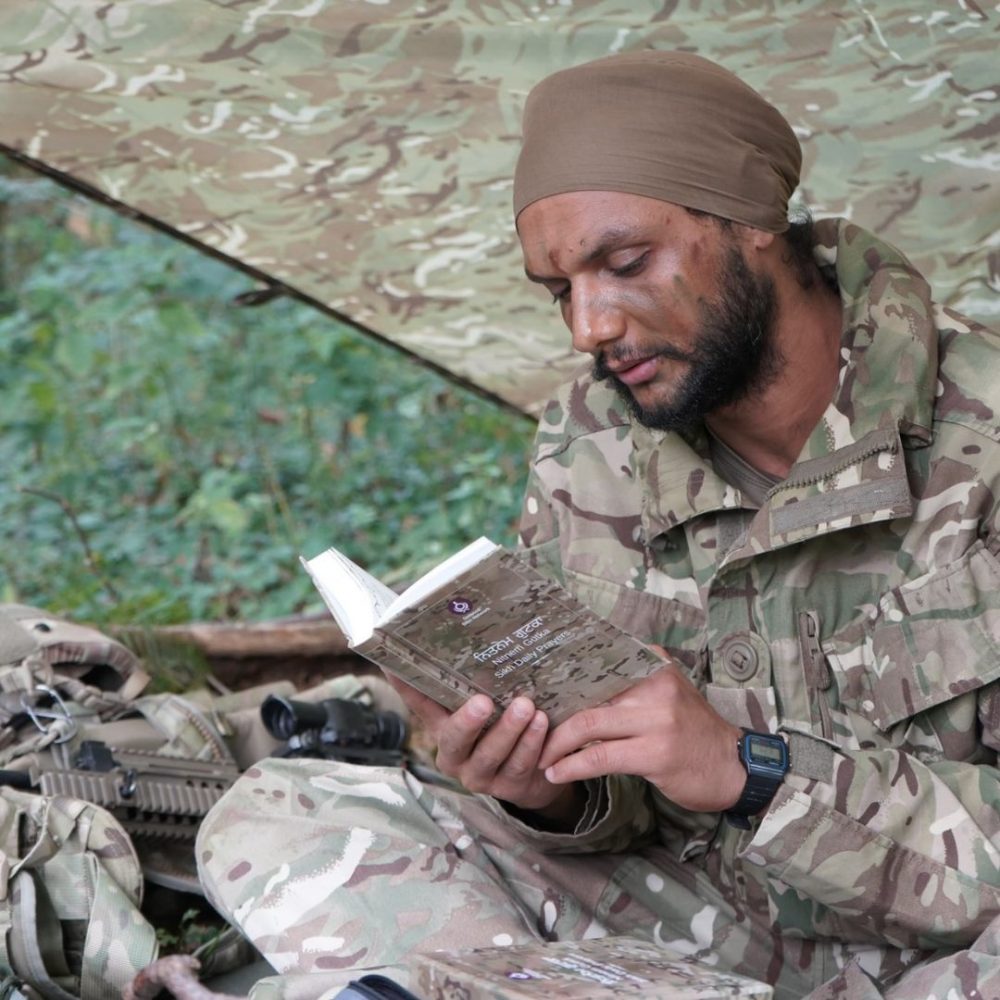 Image depicting Sikh prayer books in the British military after a century!