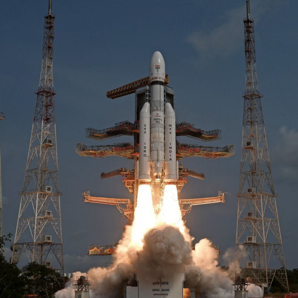 Image depicting ISRO helps complete OneWeb's satellite network!