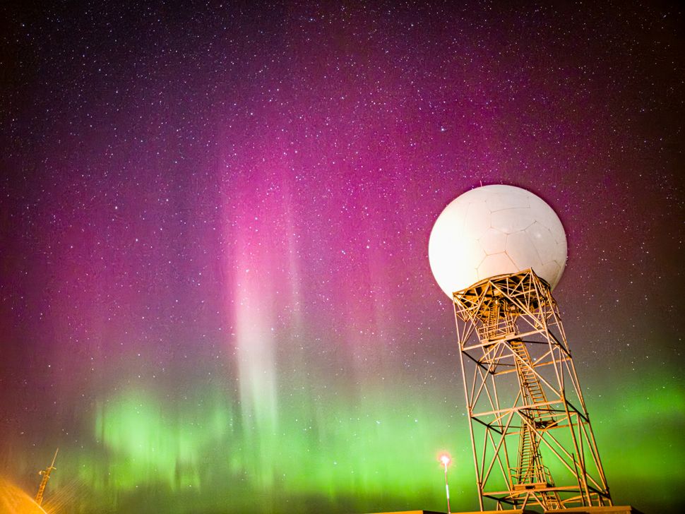 Geomagnetic storm slams into Earth, triggering vivid Northern Lights display